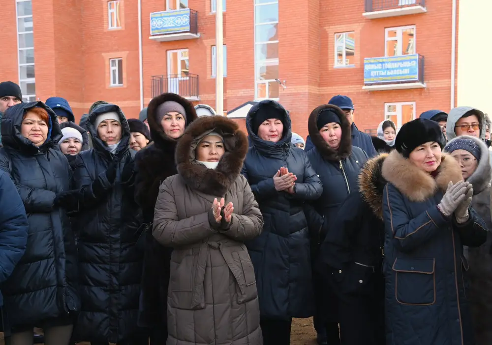 5 жилых домов на 250 квартир получили жители города Байконур (8)