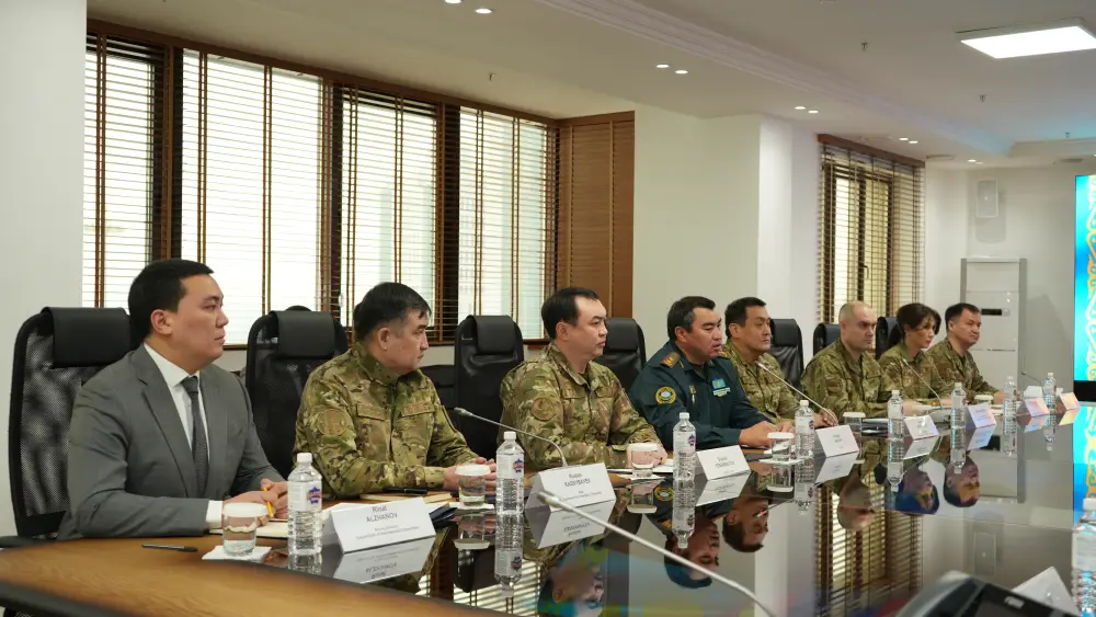 Глава МЧС Казахстана провёл встречу с заместителем премьер-министра Монголии (3)