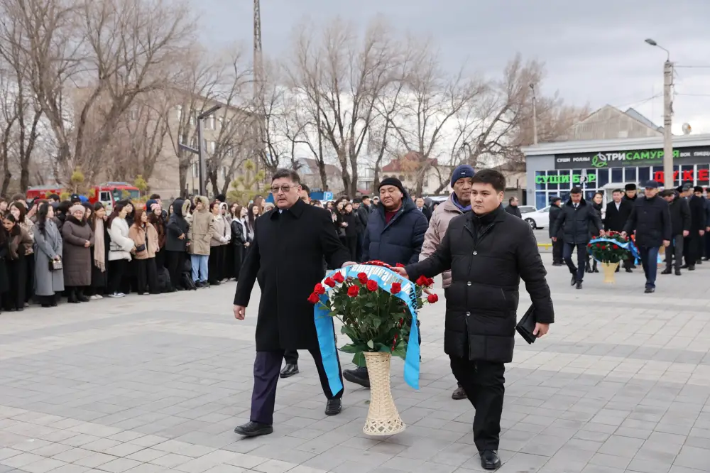 В Таразе почтили память Динмухамеда Кунаева (5)