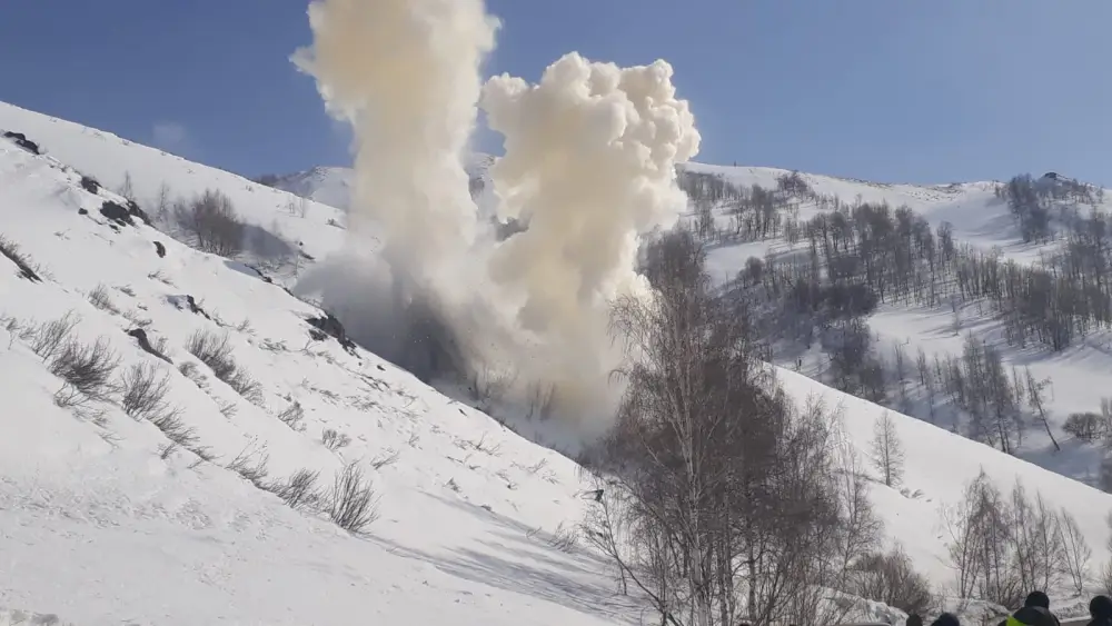 МЧС предупреждает о лавиноопасной обстановке в горных районах Казахстана (6)