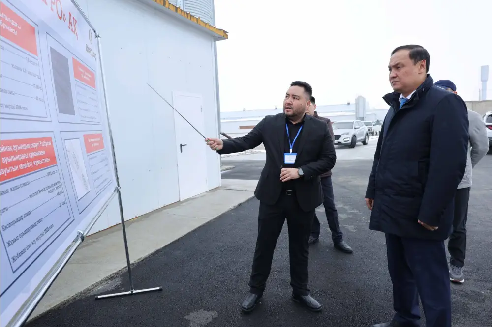 Ербол Карашукеев ознакомился с развитием сельского хозяйства в Байзакском районе (4)