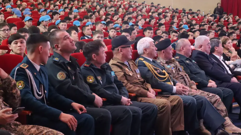 Министерство обороны проводит в южных регионах акцию «Біртұтас ел – біртұтас жер» для допризывной молодежи (8)