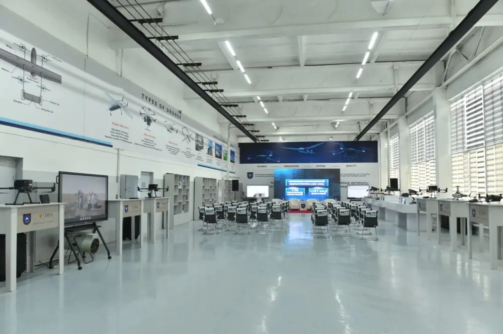 В КазНУ открылся Инновационный центр развития беспилотной авиации (4)