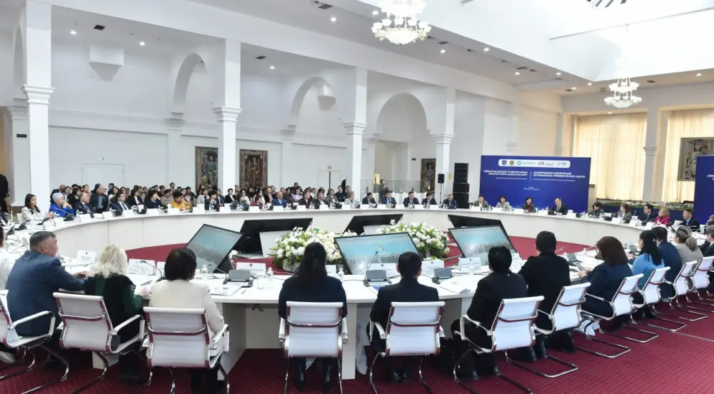 Рассмотрены вопросы повышения компетенций управленческих кадров (3)