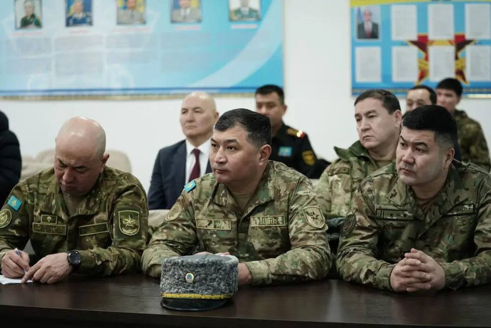 Министр обороны ознакомился с работой воинских формирований Кызылординской области (2)