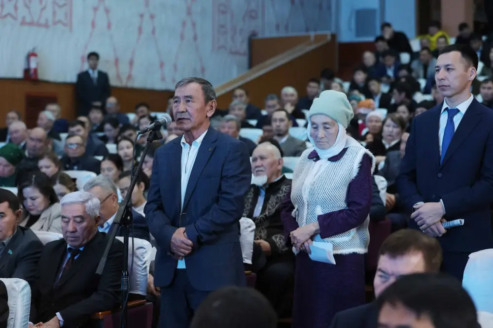 Ербол Карашукеев встретился с жителями Байзакского района (8)