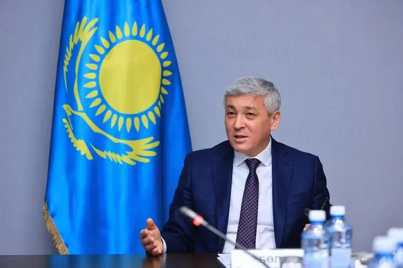 Проблемы ЖКХ и получения земли обсудили на приёме жители с Ермаганбетом Булекпаевым (4)