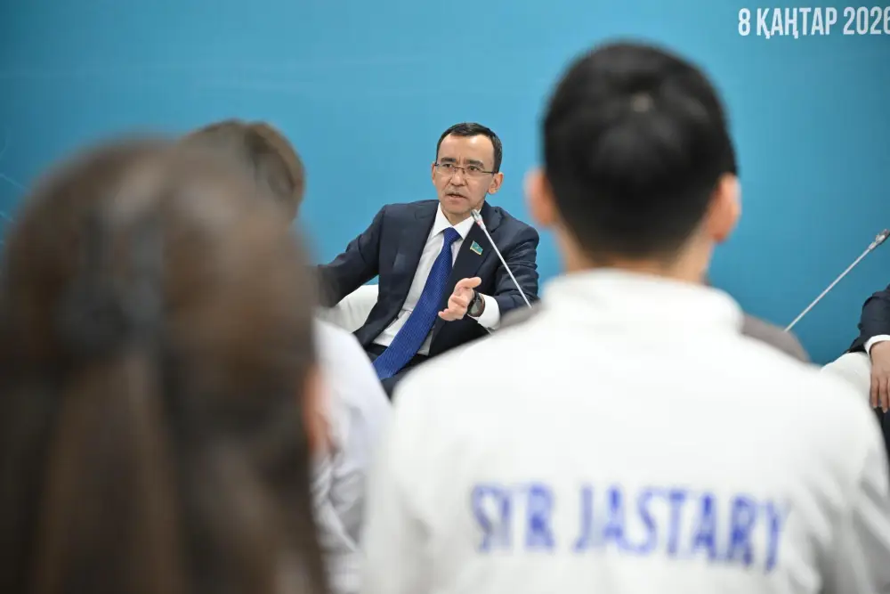 Председатель Сената Маулен Ашимбаев встретился с депутатами Маслихата и общественными деятелями (10)