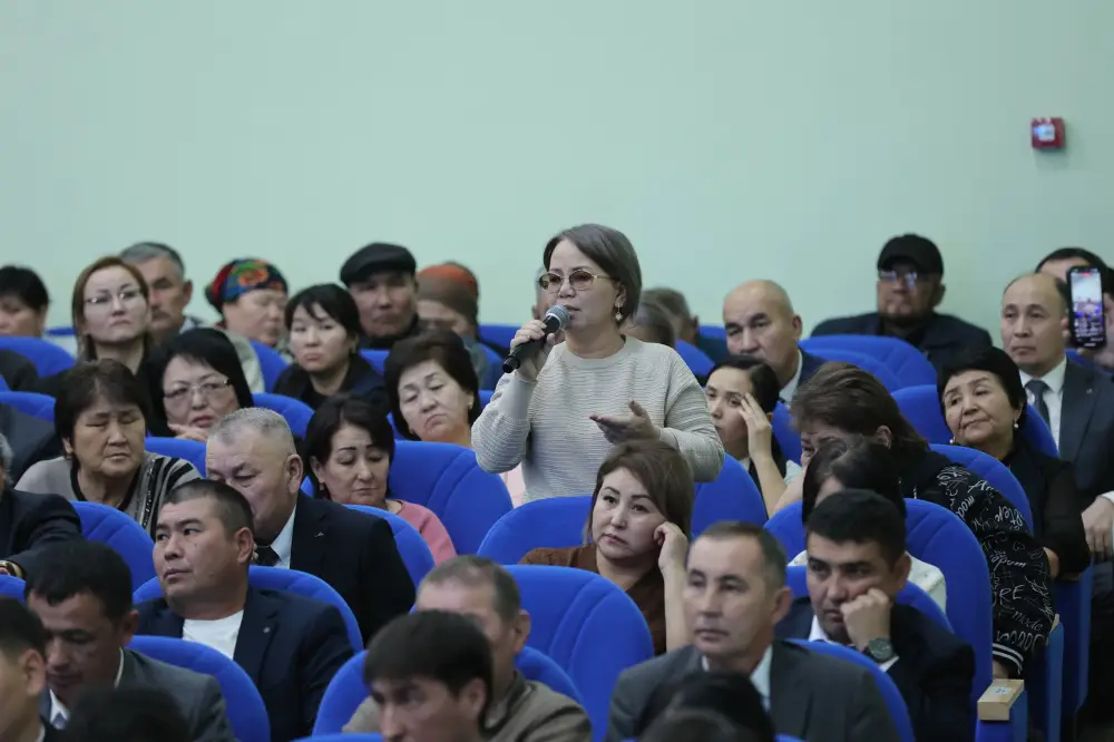 Ербол Карашукеев встретился с жителями Жамбылского района (8)