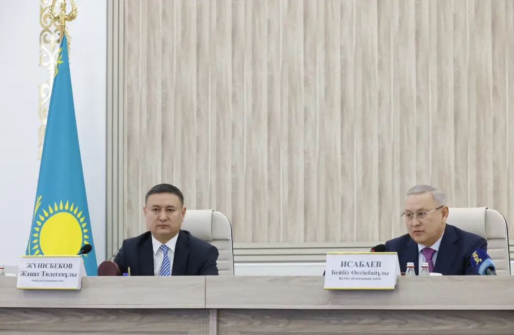 Бейбит Исабаев представил местному активу нового избранного акима Кербулакского района (2)
