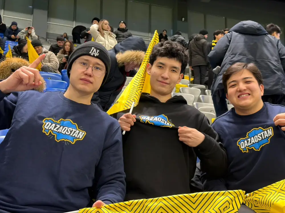 Тазабек удивил болельщиков на матче «Кайрат» - «Брюгге» в Астане (2)