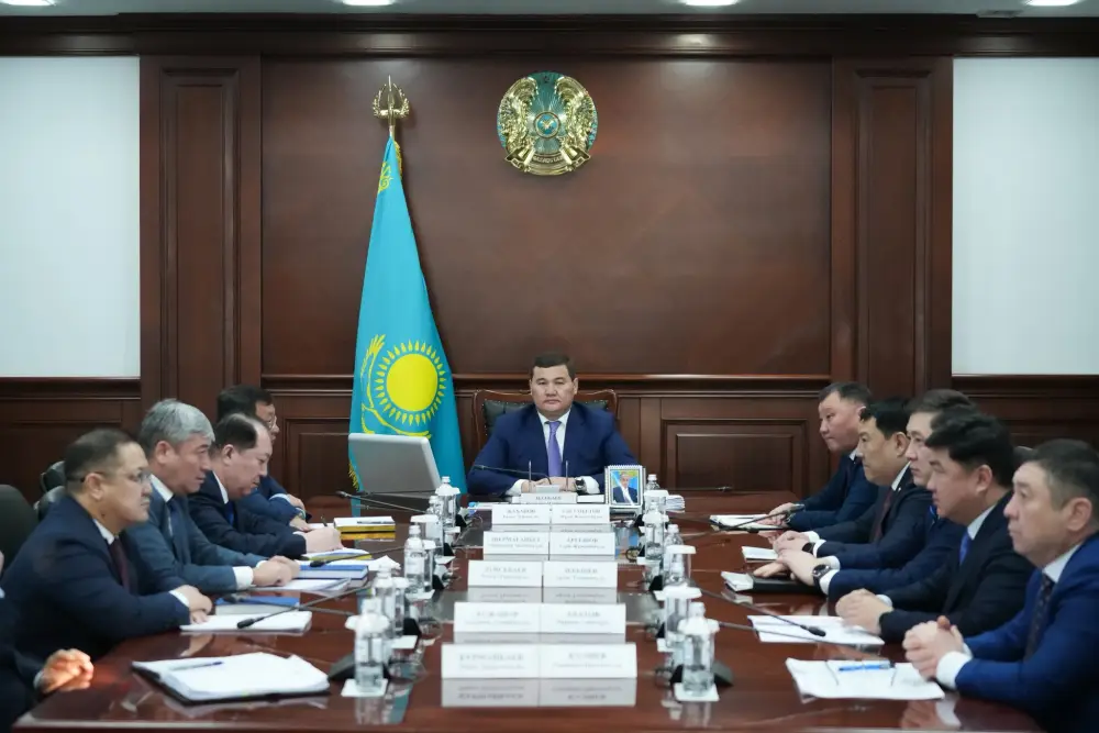 Рассмотрены вопросы исполнения поручений, данных на пятом заседании Национального курултая (10)