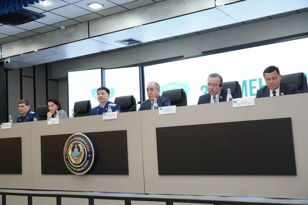 8 января в Западно-Казахстанской области состоялся форум, посвященный оценке эффективности реализации проекта «Қауіпсіз өңір – сенімді болашақ». (2)