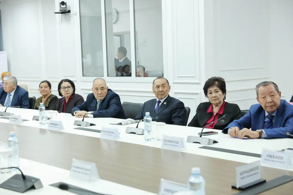 Аким Жамбылской области встретился с представителями гражданского общества (3)