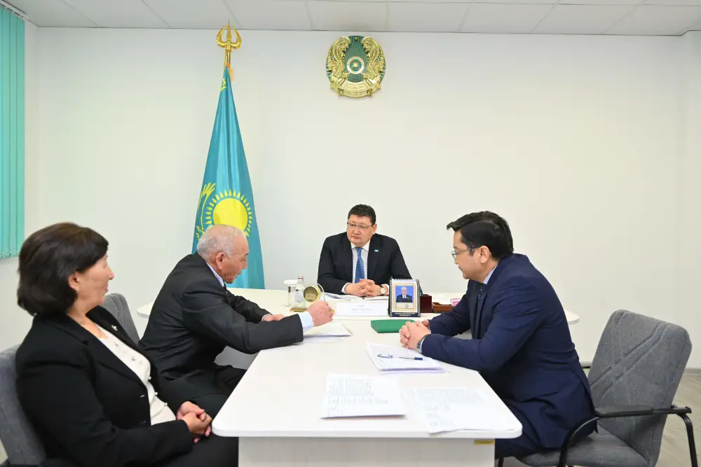 Аким области провел личный прием граждан (6)