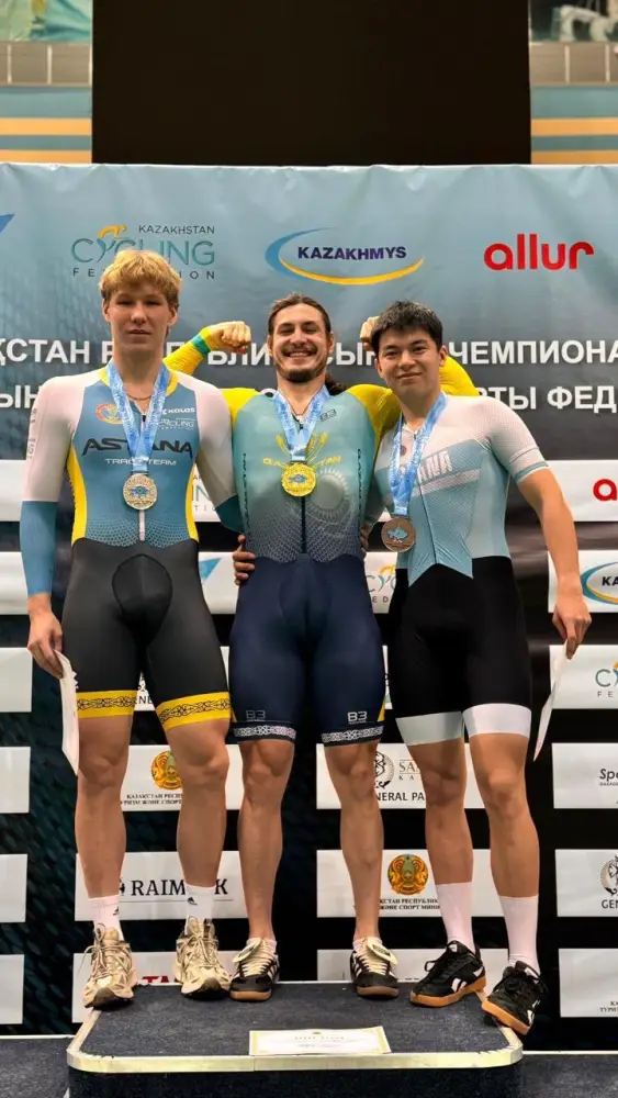 В Астане прошел республиканский зимний чемпионат по велотреку (8)