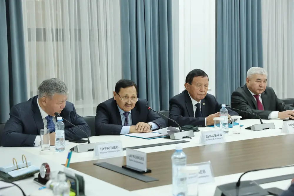 Аким Жамбылской области встретился с представителями гражданского общества (10)