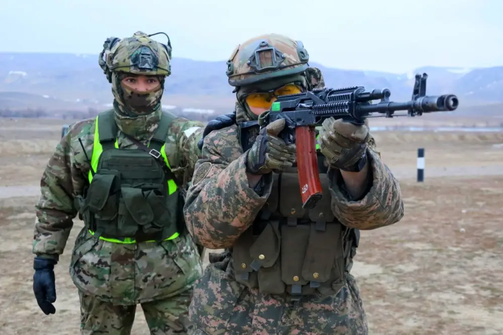 В условиях, приближенных к боевым: как готовят разведчиков ДШВ (8)