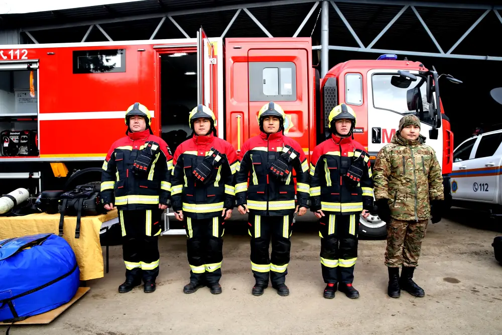 Безопасность тех, кто спасает: в регионах страны поэтапно обновляется защитная экипировка пожарных (3)