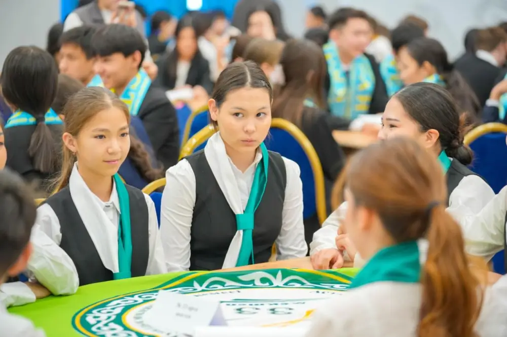 «Закон и порядок»: конкурс по правовой грамотности провели среди столичных школьников (7)