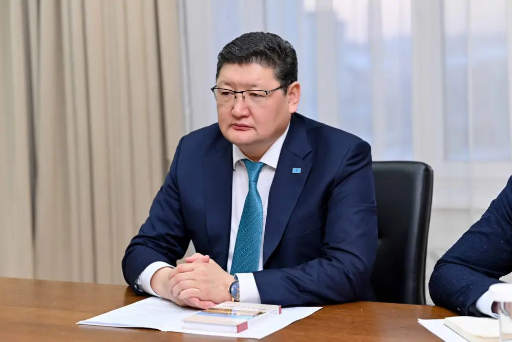 Аким области встретился с обладателем государственной стипендии в сфере культуры Төлегеном Жангалиевым (3)