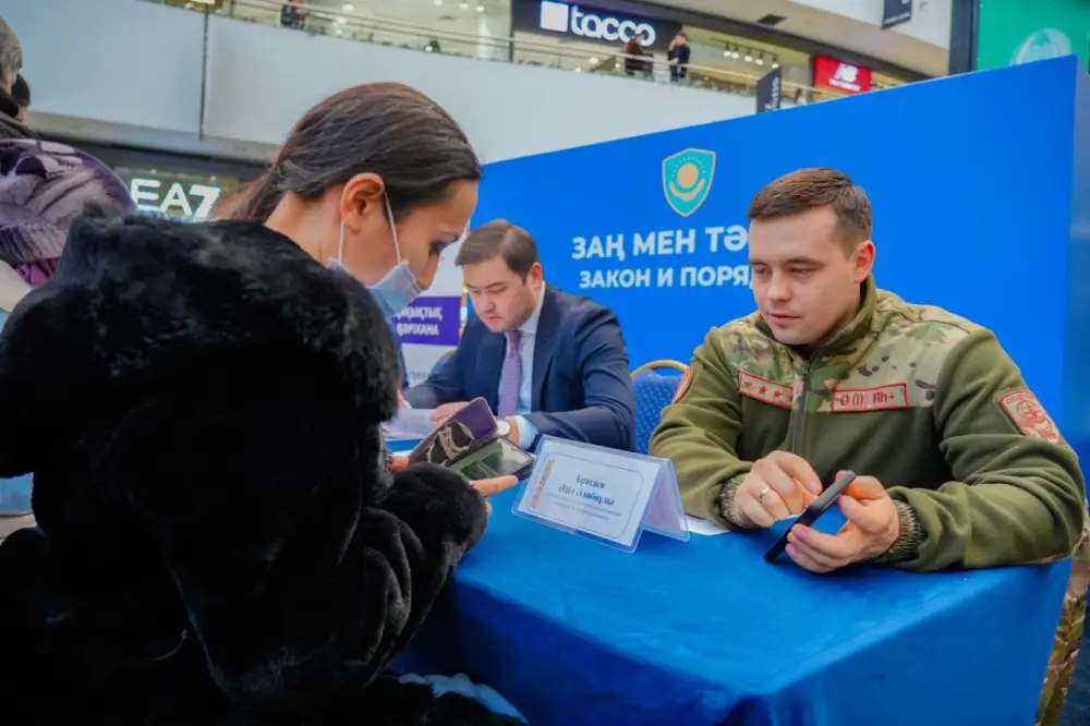 «Закон и порядок»: акцию Народный юрист» провели в Астане (6)