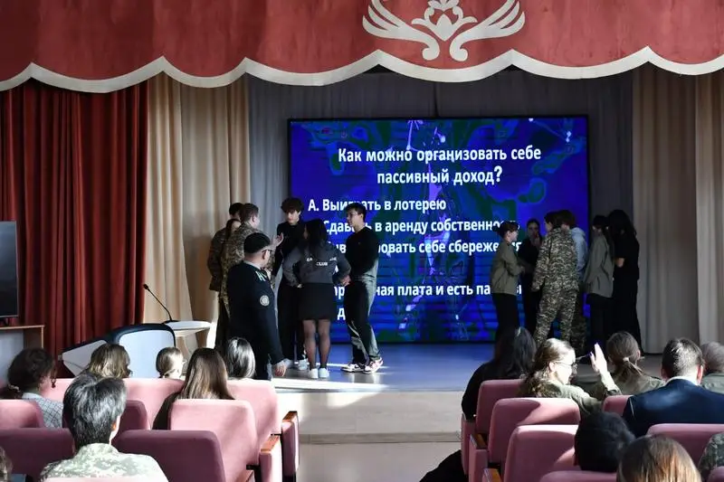 Как не стать жертвой мошенников: интерактивные уроки прошли в школах Карагандинской области (3)