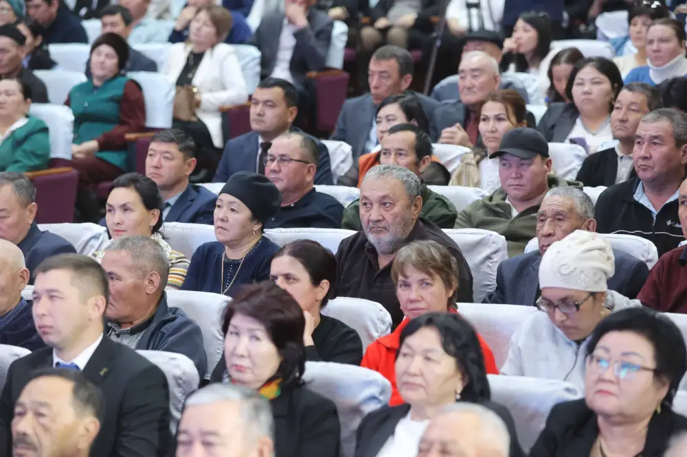 Ербол Карашукеев встретился с жителями Байзакского района (5)