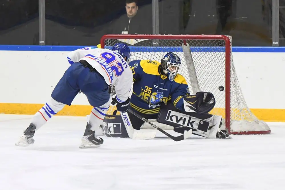 Хоккейная команда «Торпедо» стартовала на Континентальном кубке с уверенной победой (4)