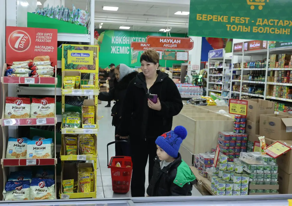 Ербол Карашукеев проверил цены в торговых сетях (5)