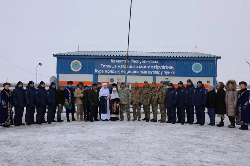 В Шетском районе впервые появился реанимобиль для помощи на трассах (4)