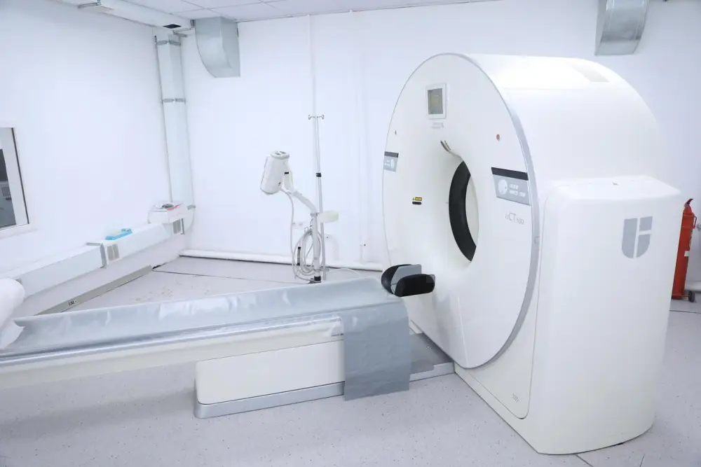 В больнице Актобе запустили новый КТ и мобильную С-дугу для экстренной помощи (5)