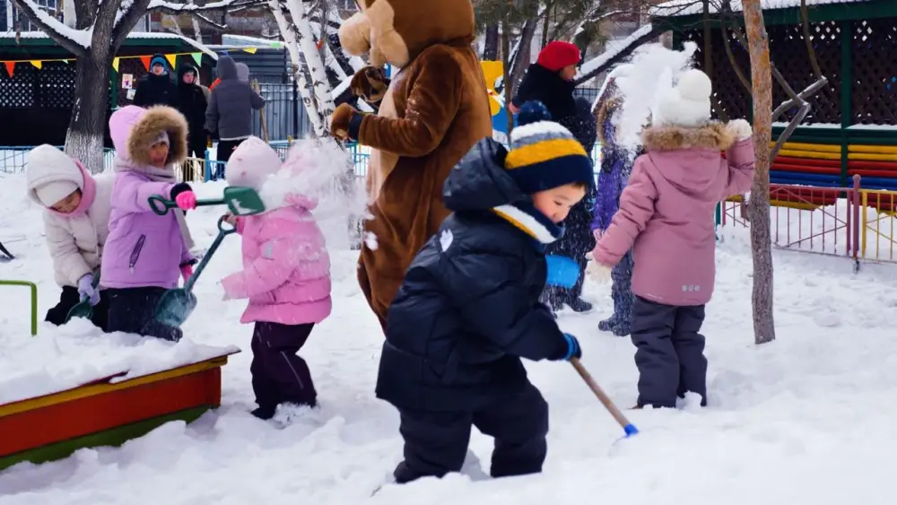 «Снежный десант»: столичные школьники провели общегородскую волонтерскую эстафету (6)