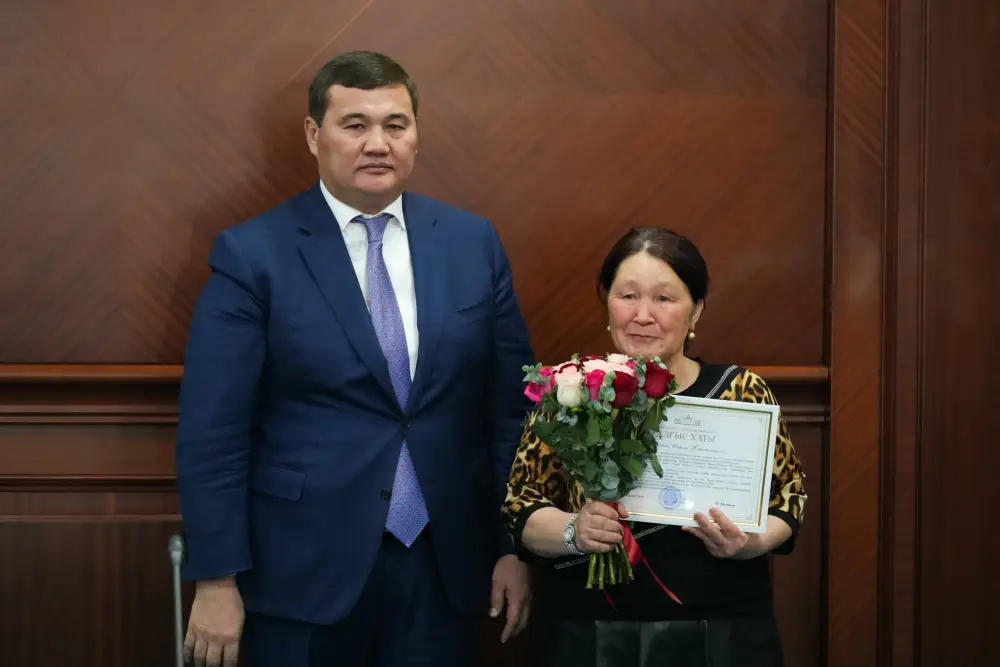 Рассмотрены вопросы исполнения поручений, данных на пятом заседании Национального курултая (3)