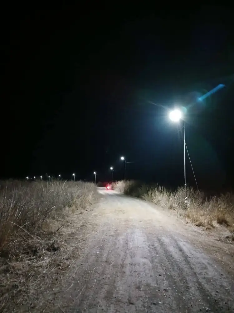 В Аксуатском районе ведутся работы по уличному освещению (3)