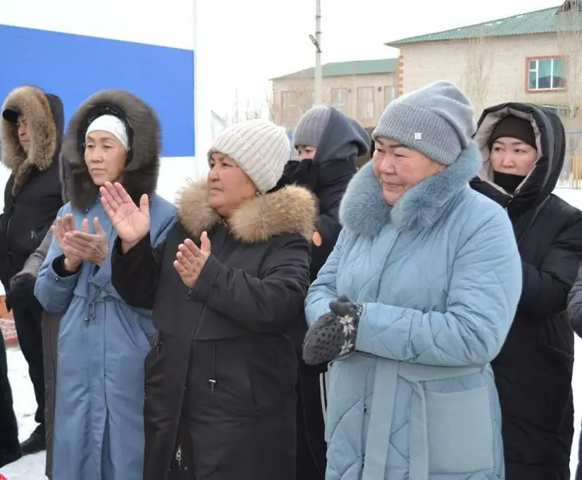 В Шалкарском районе в один день открылись два новых спортивных комплекса (6)