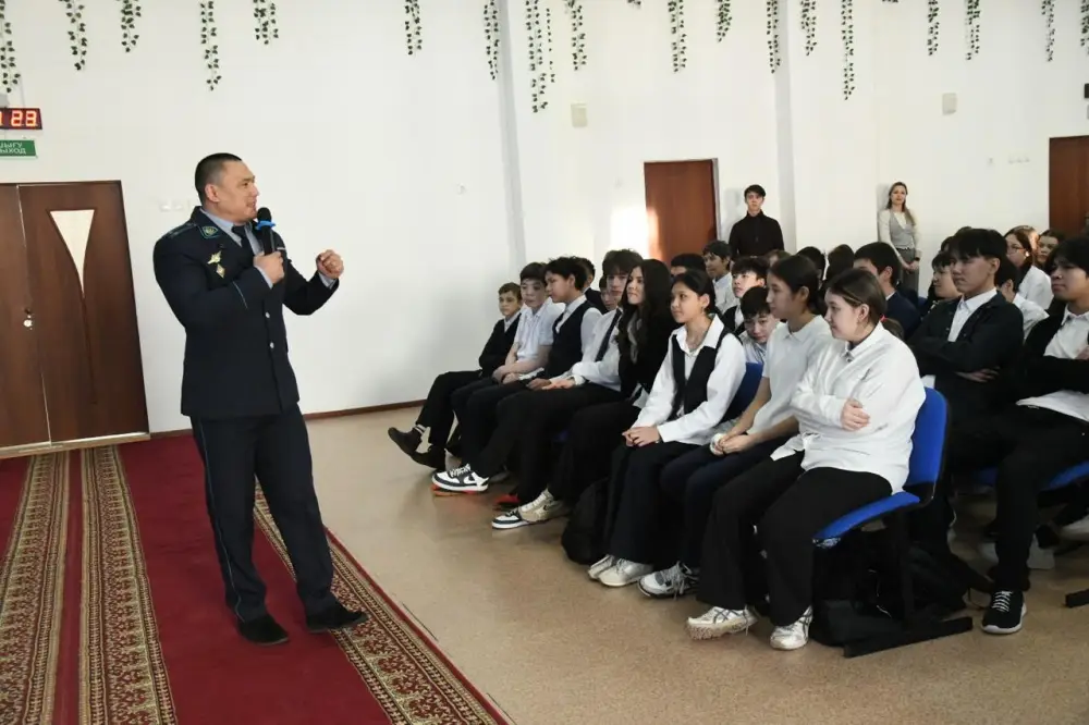 «Закон и порядок»: серию воспитательно-профилактических мероприятий проводят в столичной школе (6)