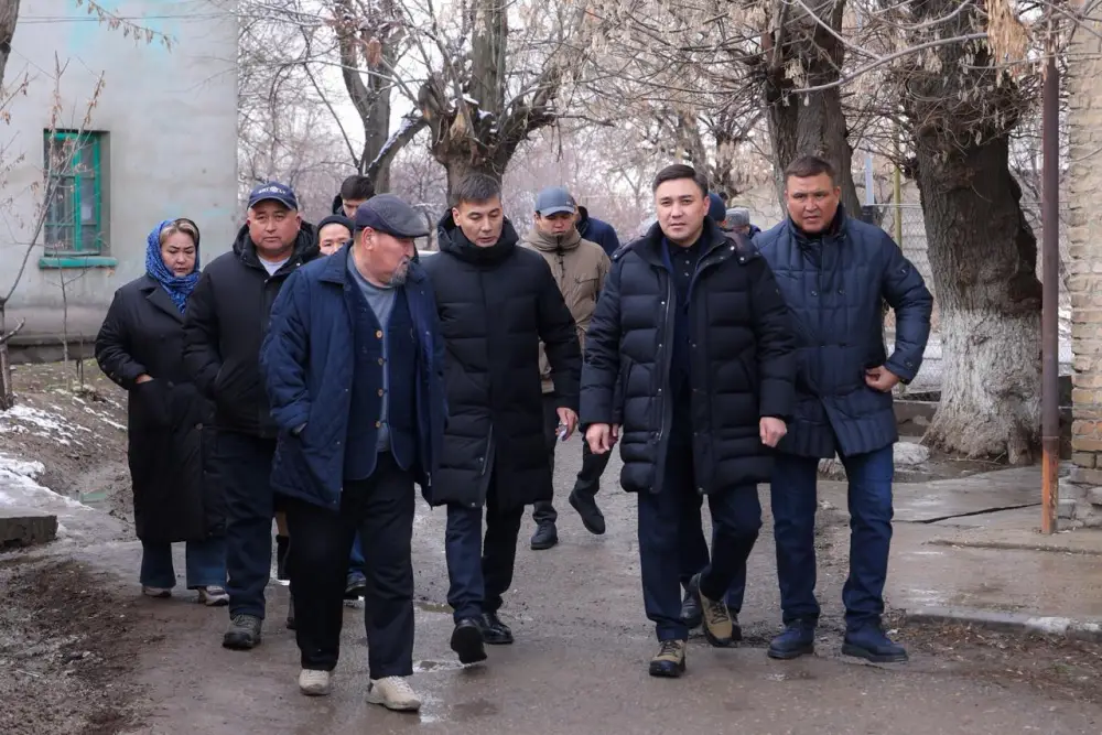 ЗЕЛЁНАЯ БАЛКА: СЕМЬИ ВЕТХОГО ЖИЛЬЯ ПЕРЕСЕЛИЛИ В ШЫМКЕНТЕ (5)