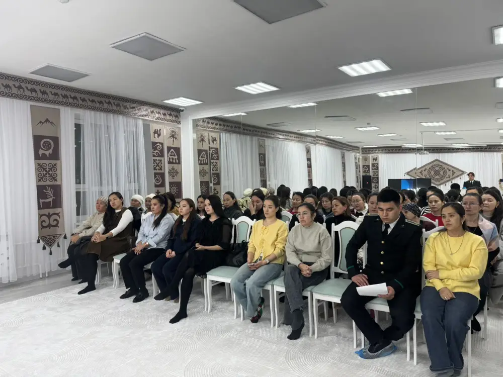 «Закон и порядок»: как распознать мошеннические схемы, рассказали родителям столичных дошколят (4)