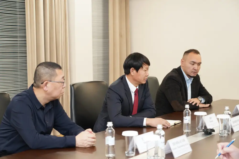 ТУРКЕСТАН: В ЖЕТЫСАЕ ИНОСТРАННЫЕ ИНВЕСТОРЫ УСПЕШНО РЕАЛИЗУЮТ ПРОЕКТ ПО РАЗВИТИЮ АГРОПРОМЫШЛЕННОГО КОМПЛЕКСА (2)