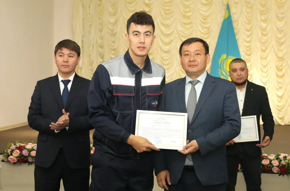 Награждены работники коммунальных учреждений (3)