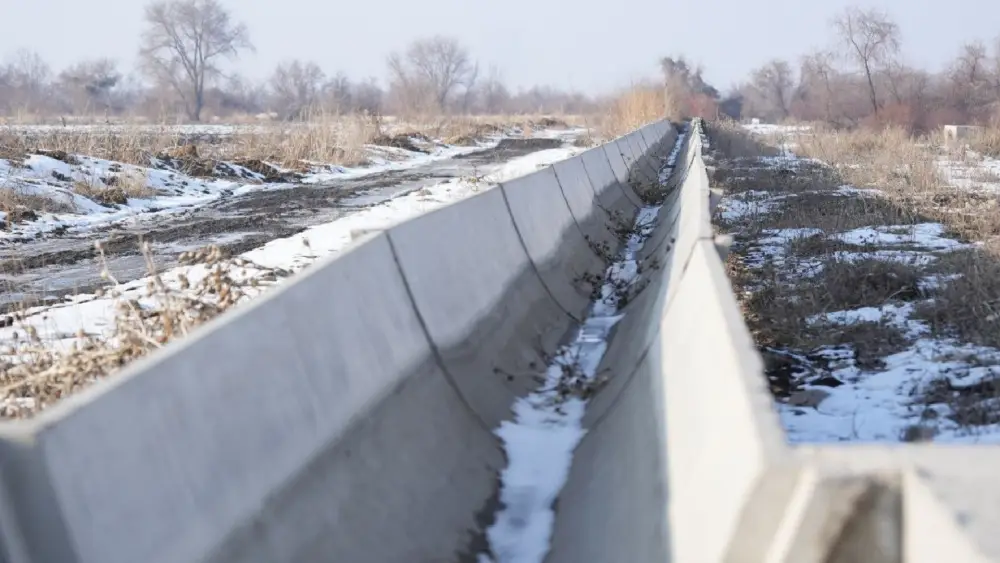 Лимиты водопользования, строительство водохранилищ, поддержка сельского предпринимательства: Канат Бозумбаев посетил область Жетісу (7)