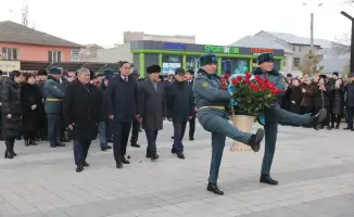 Тараз объединяется в памяти о Динмухамеде Кунаеве к 114-летию со дня его рождения