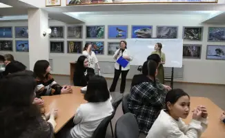 «Вне сети»: Астана соединяет сердца в день без интернета