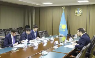 Министр финансов Казахстана Мади Такиев и управляющий директор ЕБРР Хусейн Озхан обсудили проекты на сумму более 3,2 миллиарда долларов.