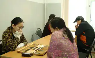 Чемпионат по тоғызқұмалақ в Усть-Каменогорске: интеллектуальное состязание мастеров спорта и кандидатов в мастера