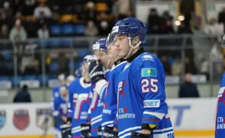 Хоккеисты «Торпедо» поднялись на пьедестал славы: серебряные медали как символ мастерства и упорства