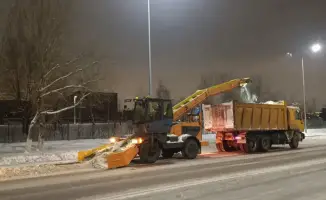 Снегопад в Астане: 1,6 млн кубометров на выход!