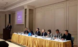 Обсуждение трудовых стандартов и социального партнерства на круглом столе в Астане