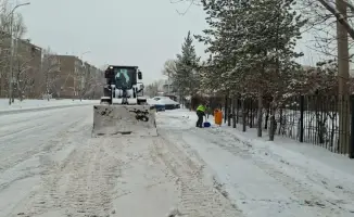 Снежные очистные работы в Астане: более 3000 рабочих и 1600 единиц техники для обеспечения безопасности на улицах